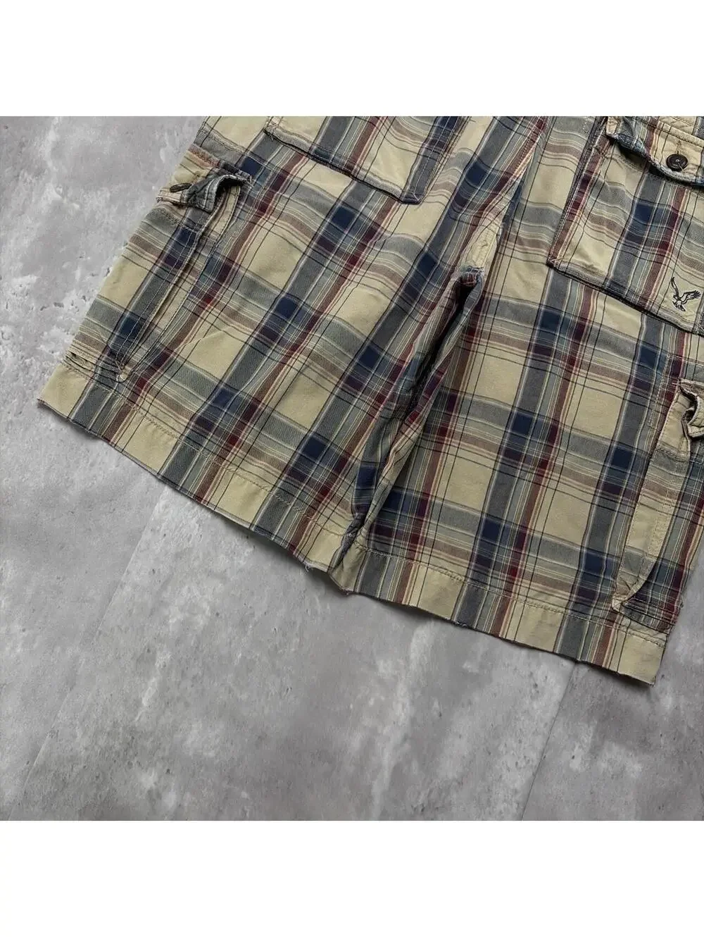 Y2K Beige American Eagle Grunge Gothic Plaid Baggy Cargo Skater Shorts